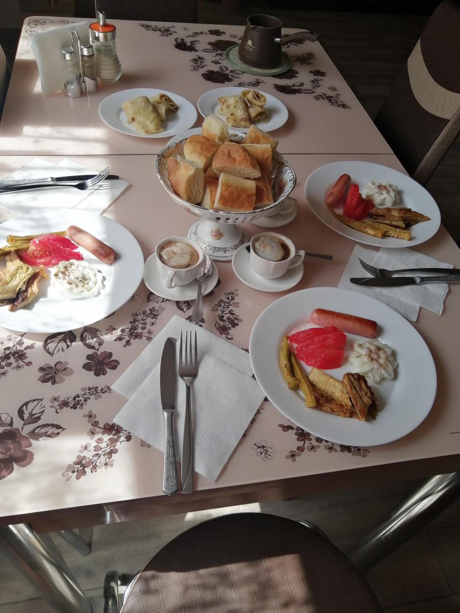 Our House Bed and Breakfast Vagharshapat Exteriör bild